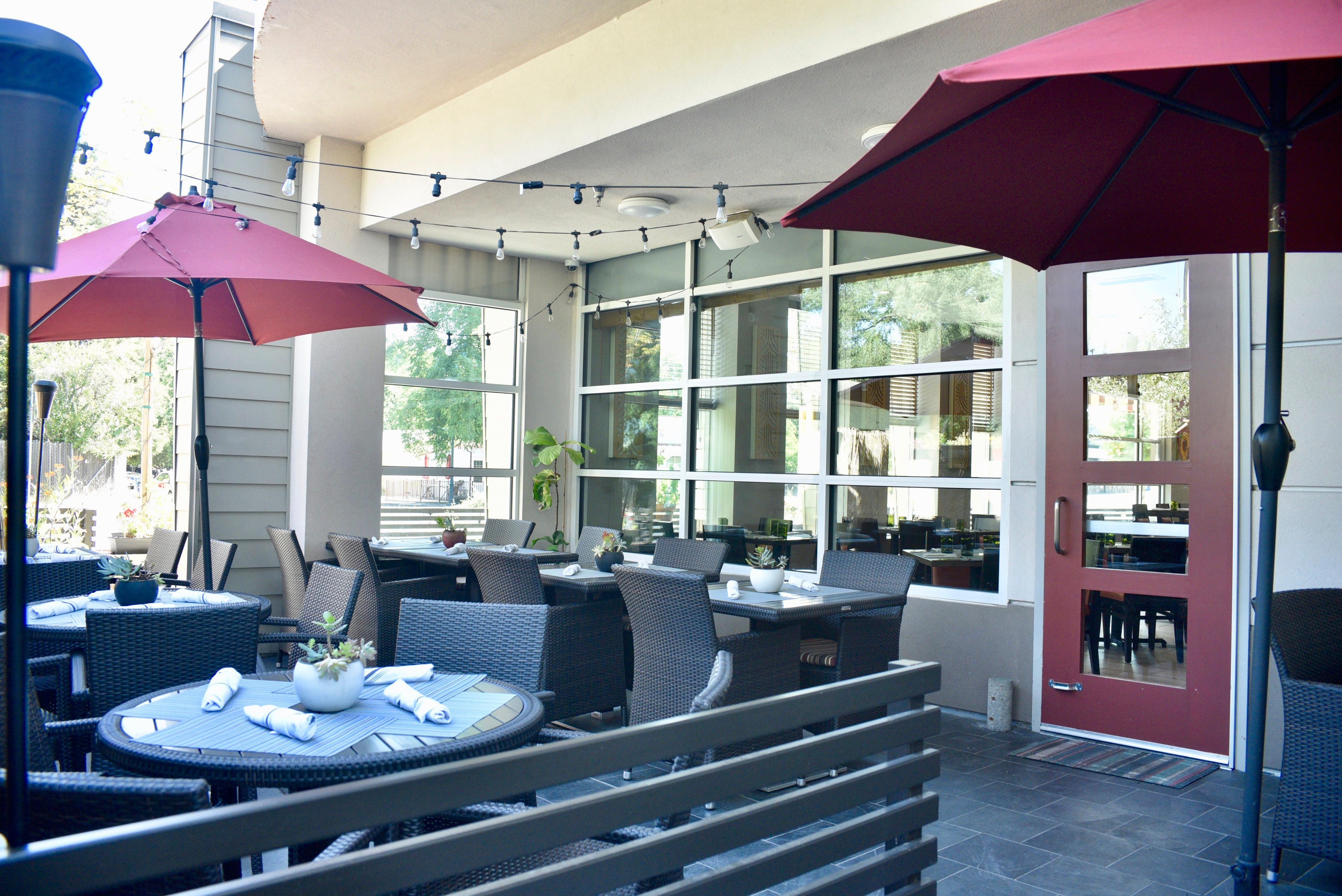 Holiday Inn Windsor - Wine Country By Ihg Экстерьер фото