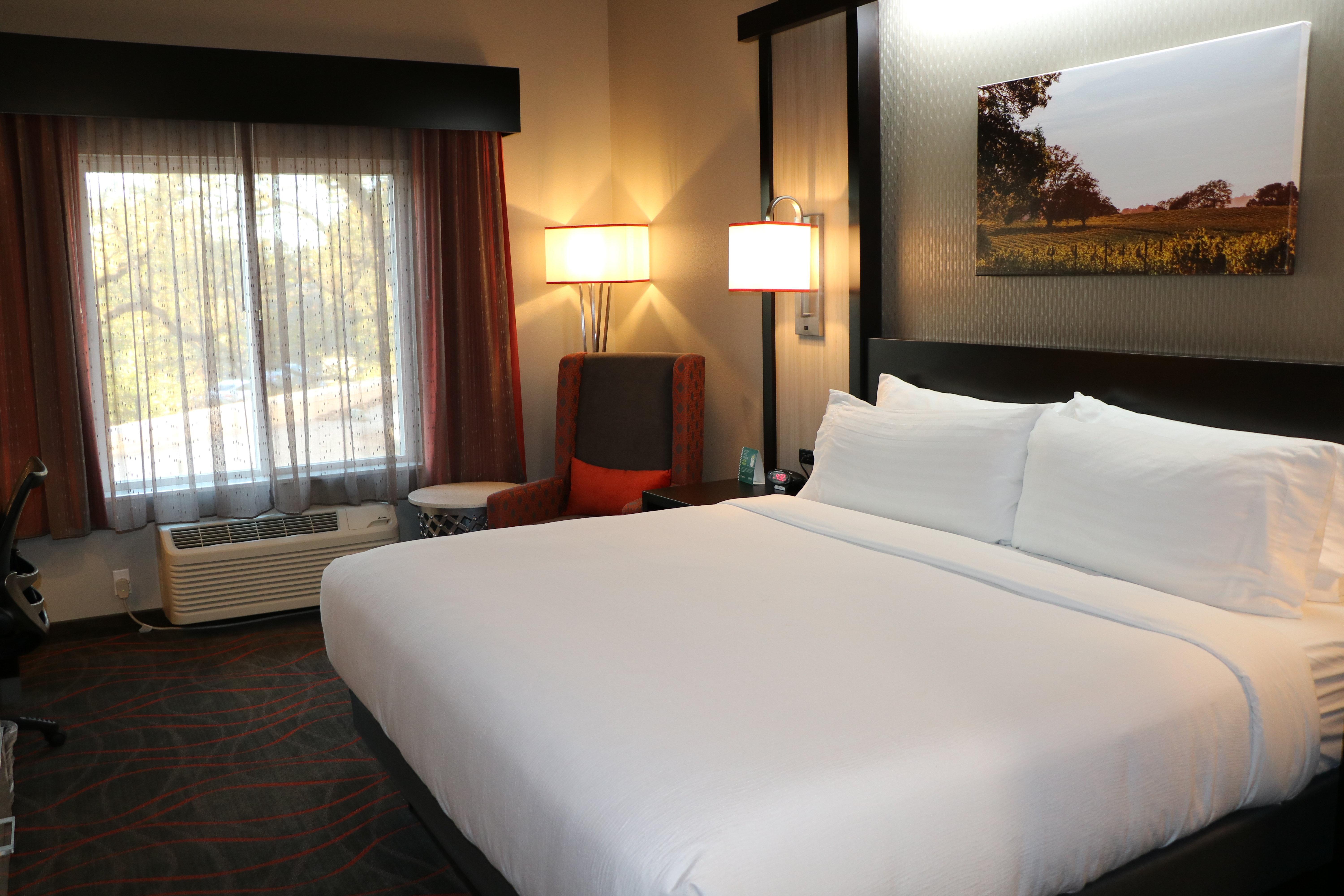 Holiday Inn Windsor - Wine Country By Ihg Экстерьер фото
