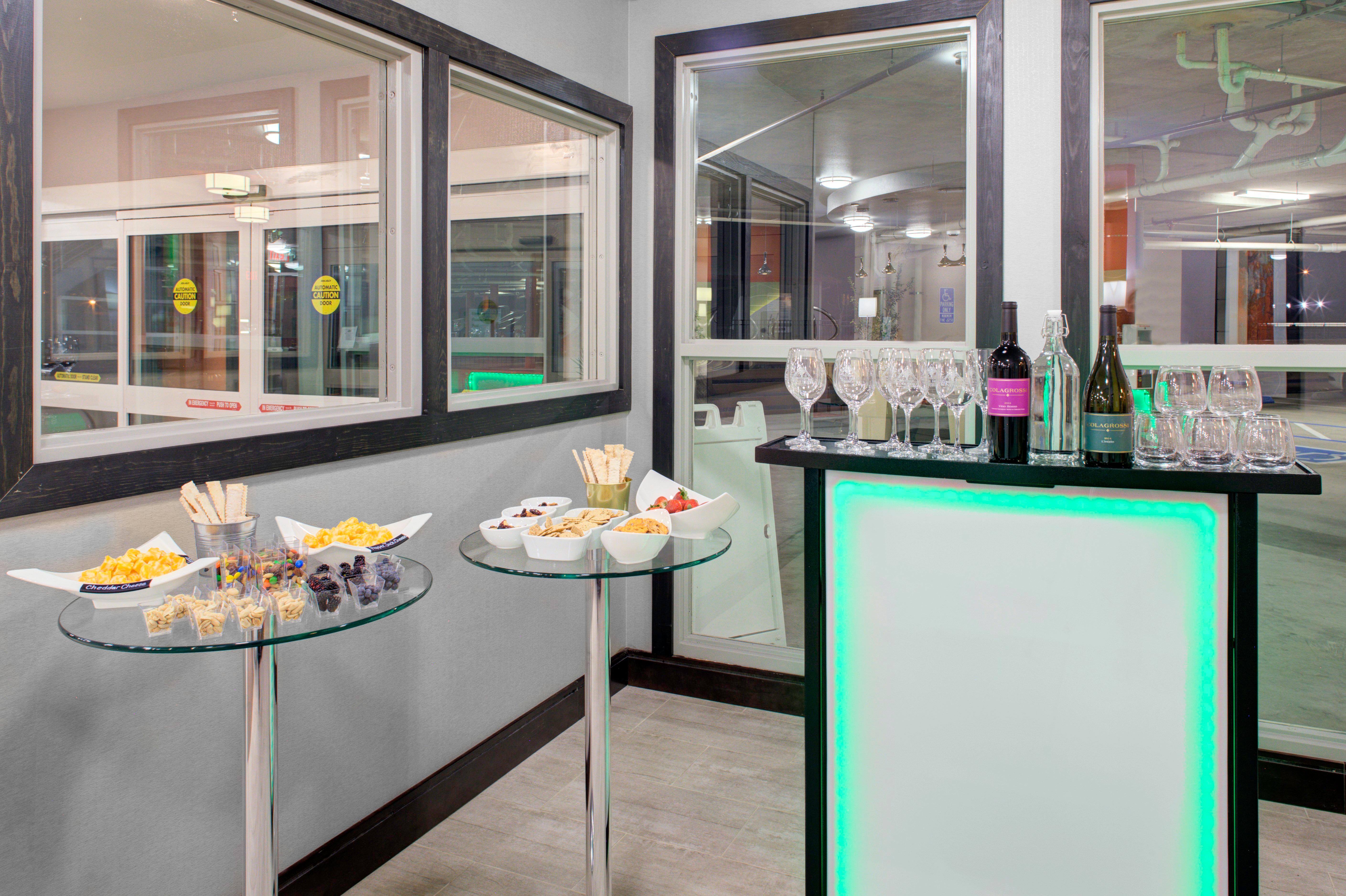 Holiday Inn Windsor - Wine Country By Ihg Экстерьер фото