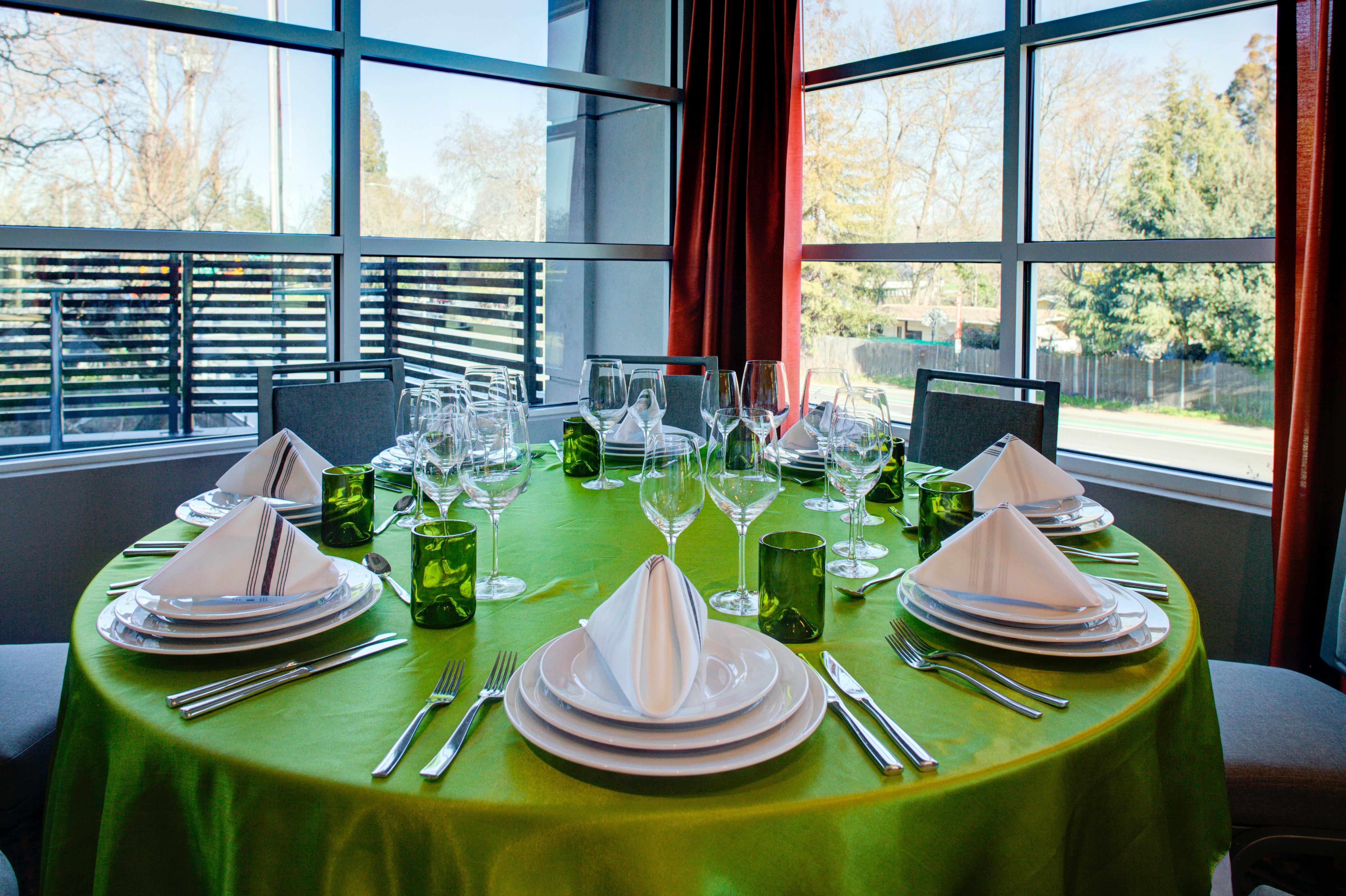 Holiday Inn Windsor - Wine Country By Ihg Экстерьер фото