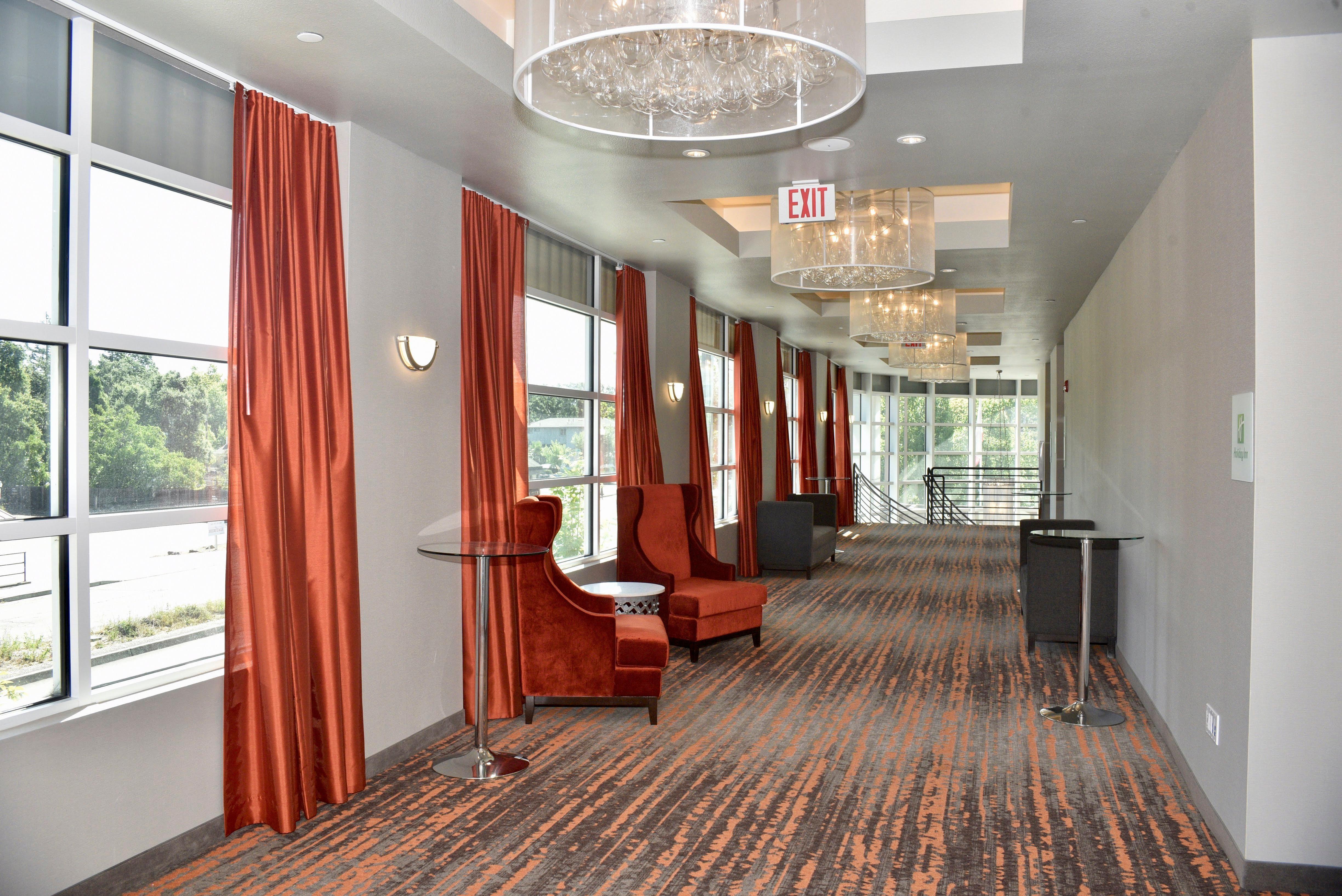 Holiday Inn Windsor - Wine Country By Ihg Экстерьер фото